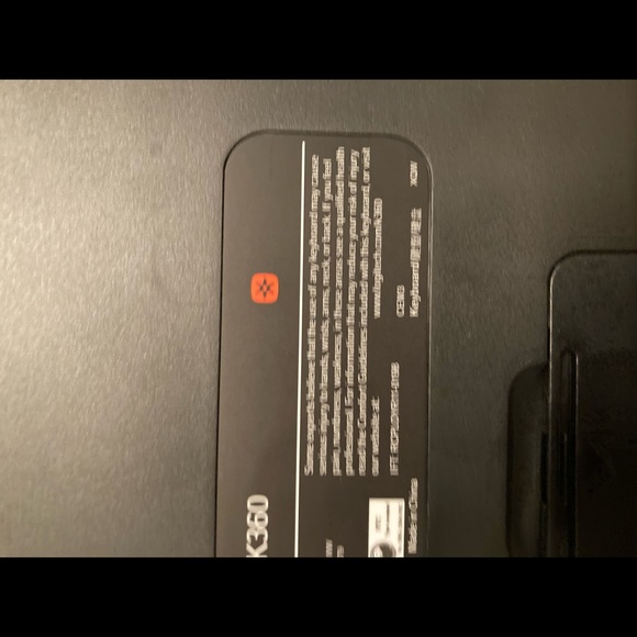 Logitech wireless keyboard. Compatible with windows only - Picture 14 of 14